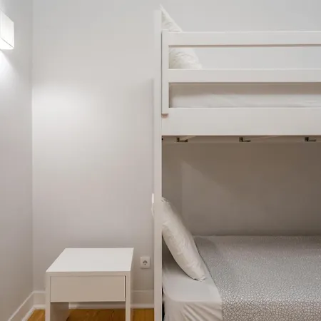 Akicity Marques Crimson Лиссабон