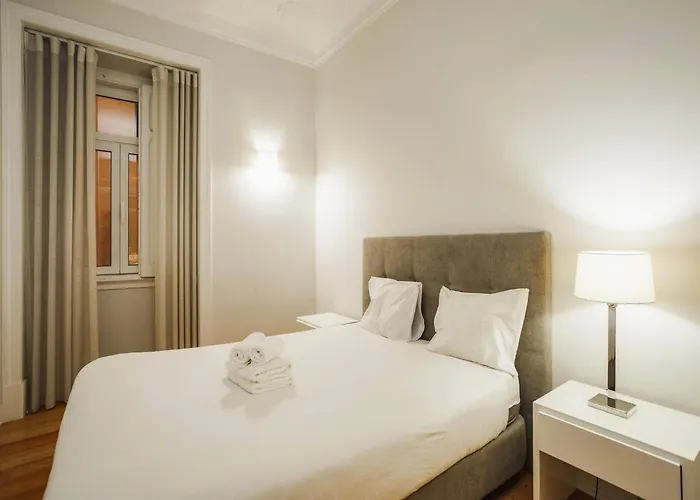 Akicity Marques Crimson Lizbona