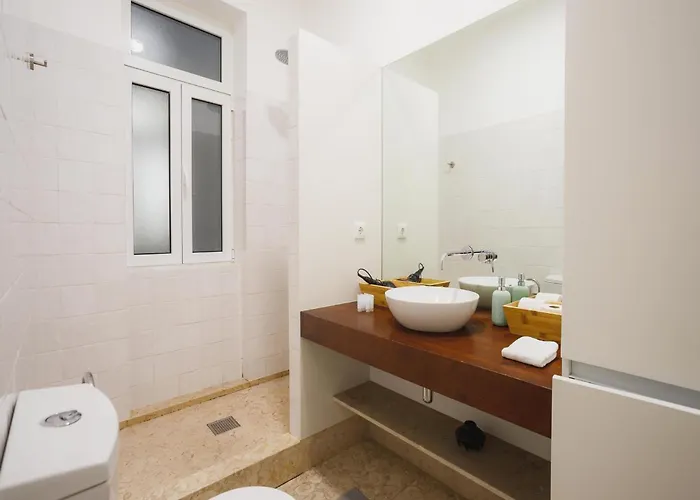 Akicity Marques Crimson Lizbona